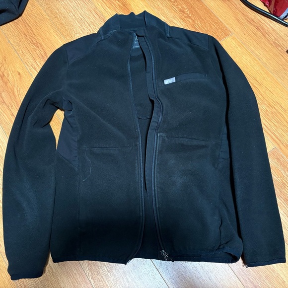 FIGS on shift fleece jacket XS in black color - Picture 2 of 9